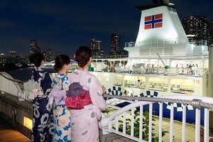 ＼時給1300円／
思い出もお給料もどちらもGET！
この夏はココで働くしかないっ★