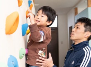 発達障がいのある子供たちを、
運動療育でサポートしている施設★
“児童発達支援 リトルジェム“
20～60代スタッフ活躍中★