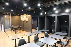 《完全フルリモート！》
通勤時間がない分、
家事や別の用事も済ませられます♪
リラックスした状態だから集中力もUP◎