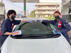 スタッフはみんな仲良しでアットホーム♪
新人さんもスグ質問できる雰囲気なので
困った時は遠慮なく頼ってくださいね！
