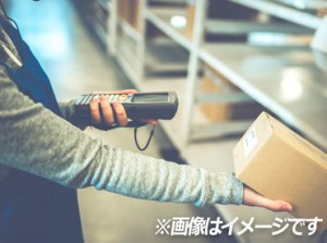 チラシや文房具を入庫・出庫したり、商品をピッとスキャンしたり…どの作業もいたって単純＆簡単なので安心◎
※画像はイメージ