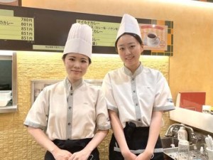 手ごろな価格で本カレーが味わえるお店★
お仕事もシンプルで覚えやすい♪