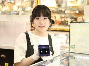ドンキ＝派手なイメージでしたが、ルールやマニュアル、セオリーがしっかりしていて、良い意味でギャップがありました！by STAFF