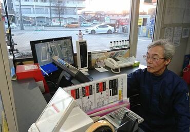 室内での作業だから、雨や風も関係なし！難しい仕事はないから、すぐに覚えられますよ♪