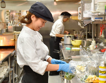 しっかりと研修をしますので未経験の方も安心してスタートできる環境♪"憧れ"のCafeバイトを始めてみませんか??