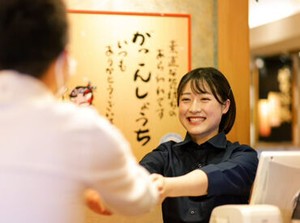 人気のグルメ回転寿司のオープニングスタッフとして、ワクワクの毎日始めよう♪