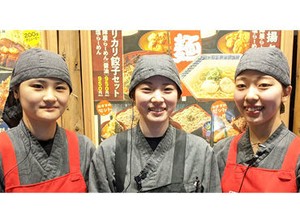 ほとんどのスタッフが未経験からのスタートでした★
優しい先輩ばかりだから、いつだって気軽に相談もできちゃいます♪