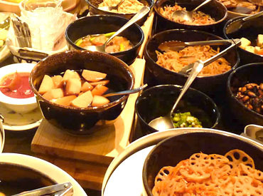 近鉄桑名駅から徒歩3分！交通費も支給あり！
くわなパークホテルの「朝食レストラン」での簡単なお仕事♪