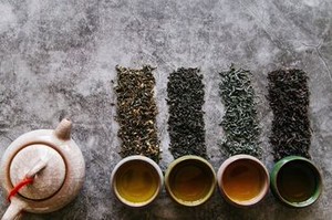 ﾟ*｡☆ NEWスタッフ募集 ☆。*ﾟ
幅広い年代が活躍中！
日本茶を中心に紅茶やハーブ、健康茶もあります♪