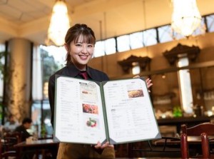 ホールとキッチンの連携はバッチリ◎
お客様に美味しいお料理を楽しんでもらえるよう
スタッフが協力して"おもてなし"をします♪