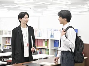 約100校から校舎を選べる★
1次選考は来校不要！
準備の手間なし・履歴書不要◎
初バイト・未経験の方も大歓迎！