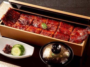 当店自慢の関西風「地焼き」鰻♪
今から季節にとてもピッタリ☆
まかないで美味しい鰻がお得に
食べれちゃうのは嬉しいですね◎
