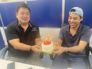 ＼未経験の方でも安心のサポート体制／
座学研修、現場研修、補償制度や
確定申告関連のサポート体制など福利厚生多数あり！