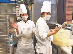 パンの並べ方も拘る♪
そんな工夫も楽しい◎
あなたもパン屋さんで働いてみませんか？