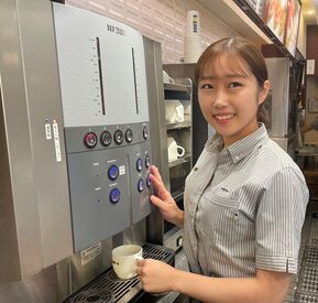 優しくて面白い先輩がそろっています♪
年齢関係なく仲がとても良いので、
カフェバイトが初めての方も安心して始められますよ！