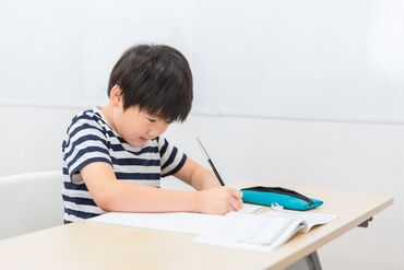 ＼実務未経験スタートも歓迎／
働く時は周りに先輩たちがいます！
1人になることはないのでご安心くださ�い♪