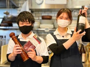 明るい開放的な店内で雰囲気も抜群♪鷺沼駅スグで通勤ラクラク！学校帰りやかけもちバイト帰りにサッと寄って働けちゃいます◎
