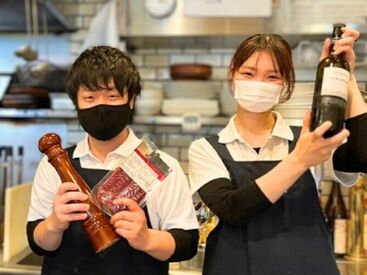 明るい開放的な店内で雰囲気も抜群♪料理、お店の雰囲気にもこだわり有。流⾏りの料理に新作オリジナルメニューにも携われます。