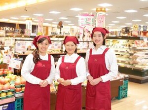 現在のスタッフもみんな未経験からスタートしました♪先輩スタッフが側にいるから、わからないことも聞けるのも安心ポイント！