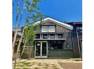 最近メディアでも人気なお店★SNSフォロワー1万人越え♪
扶養内での勤務もOK！
事務経験者もブランクがある方も大歓迎！