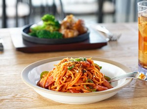 ＜バイトデビュー歓迎＞
みんなで楽しくバイトしよう♪
シフトの自由度もバツグン★
ランチ・ディナーのみ、平日・土日のみもOK