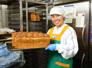 現在のスタッフもみんな未経験からスタートしました♪先輩スタッフが側にいるから、わからないことも聞けるのも安心ポイント！