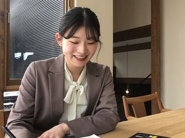 私服のまま勤務可能◎
キレイでおしゃれなオフィスです。
正社員登用もあり、長期的に働きたい方にはぴったりの環境です。