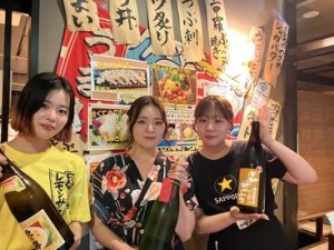 【人間関係に不安なし！】
活気あふれる店内◎
人柄重視で採用された
スタッフが多いので、
優しく気の利く先輩ばかり！