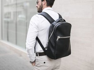 ﾟ*｡☆ NEWスタッフ募集 ☆。*ﾟ
20～40代の男女スタッフ活躍中！
販売経験を活かせるお仕事
ブランクがあってもOK