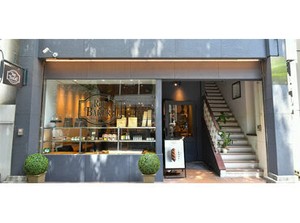 20名以上のスタッフが活躍中♪
学生、主婦、Wワーカーなど
ご年齢も幅広い方が在籍！
気の合う方と楽しくお仕事もできるはず＊