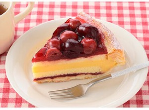 ＼"スイーツ好き"にはたまらない特典／
季節のフルーツを使ったケーキ、
大人気のシュークリームを割引でお得にget★