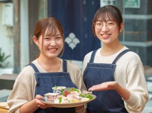 一緒にお店を盛り上げてくれる仲間を大募集！
まずは「いらっしゃいませ」から始めましょう♪