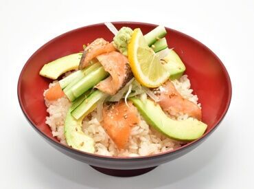 ★220円のまかないあり★
＜寿司＞がおトクに食べられます！
寿司大好きな方、大歓迎！みんなに大好評ですよ♪