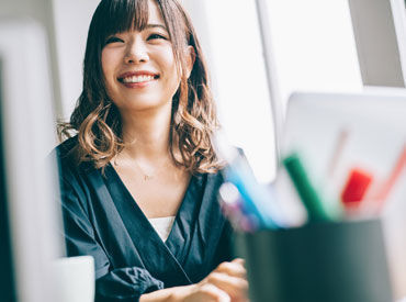 *女性スタッフが活躍中の職場
まったくの未経験から始めた方ばかり*

特別なスキルがなくても大丈夫
一から始められるお仕事です