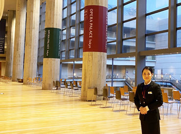 新国立劇場でのお仕事は、学べることがたくさん♪
一生役立つ接客スキルが身に付きます。 注目の公演に携わるチャンスも!!