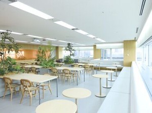 ＼大手グループ企業で安心／
育児が落ち着いたり、自分の時間ができたりしたら正社員へ挑戦もOK♪
初めてのオフィスワークも歓迎