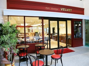 人気職種★ベーカリーバイト！
　⇒応募はお早めに♪
アーケード内だから買い物も便利で楽チン！