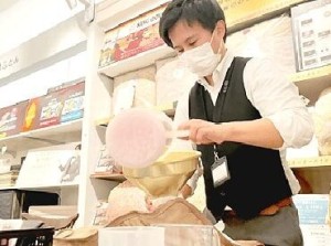 ― オープニングスタッフ募集 ―
正社員としてイチからお店作りの経験ができる！
接客経験者はもちろん、未経験の方も大歓迎◎