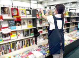 北海学園大学内の書店でのお仕事です！
フルタイム勤務の方は、ボーナスの支給もあり♪