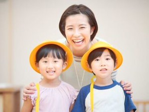 【資格不要！】
資格が無くても大丈夫◎
「子供が好き！」「将来保育系を目指している！」応募理由は何でもOK！