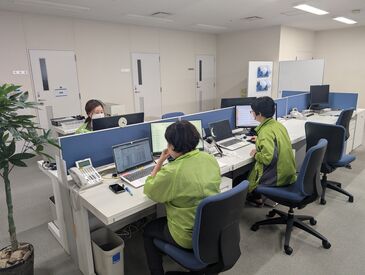 ＜学歴・職歴は不問です＞
"オフィスワークで安定"が叶う！