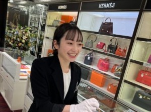 女性メンバーが多数活躍しています♪買取・査定などは社員が行うので接客をメインでお任せします！