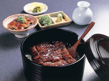 うなぎの名店『ちか定(ちかさだ)』♪
日替わりメニューのまかないがスタッフから大好評！
うなぎを使ったお料理も◎お楽しみに♪