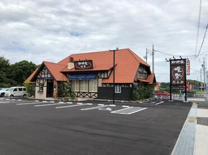 ちょっとした会話やご案内で、コミュニケーションに花が咲くことも◎
飲食業界経験者の方はスキルを活かして活躍できます♪