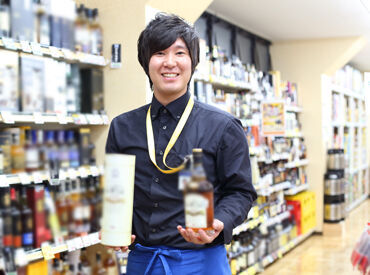 ～ 知識は“ゼロ”でもOK ～
働きながらお酒&近隣穴場飲食店に詳しくなれます♪
LIQUOR MOUNTAINには世界中のお酒がズラリ…★