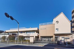 近隣には入浴施設やスーパー多摩川があり、落ち着いた環境でお仕事できます。