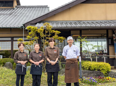 お子さんの体調不良など…
休み希望が取りやすい♪
代わりの方はお店側が探してくれる◎
助け合える職場環境��ですよ★