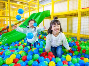 一緒に働いてくれるオープニングスタッフ大募集*
土日祝のみも大歓迎！
一緒に働く仲間がたくさんいて自然と仲良くなれちゃう♪