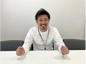 写真のスタッフが採用担当です♪
優しく気さくな方なのでお気軽にご相談を☆
あなたを全力でサポートする体制が整っています◎