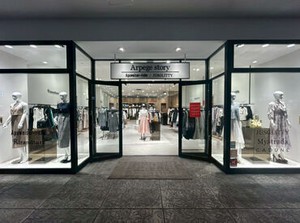 ★髪色自由　★ネイルOK
★服装自由(ブランドの服じゃなくてOK)など
オシャレを自由に楽しみながら働ける職場＊